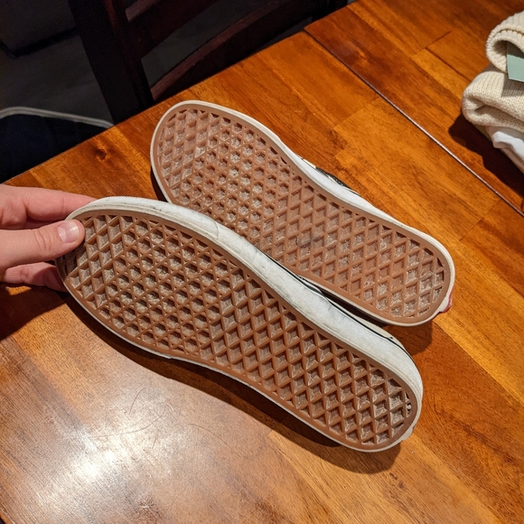 Checkered Slip on vans - Picture 3 of 4